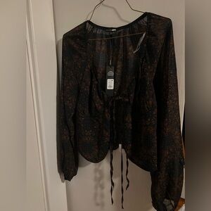 Fashion Nova front tie top